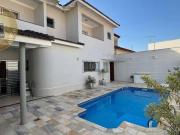 Sobrado com 3 dormitórios à venda, 297 m² por R$...