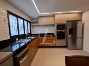 Sobrado com 3 dormitórios à venda, 300 m² por R$...