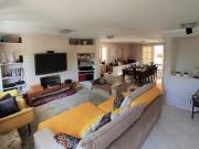 Sobrado com 3 dormitórios à venda, 309 m² por R$...