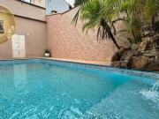 Sobrado com 3 dormitórios à venda, 372 m² por R$...
