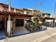 Sobrado com 3 dormitórios à venda, 74 m² por R$...