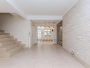 Sobrado com 3 dormitórios à venda, 78 m² por R$...