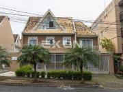 Sobrado com 3 dormitórios e 1 suíte no Bacacheri – Curitiba