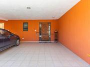 Sobrado com 3 dormitórios e 4 vagas de garagem próximo...