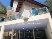 Sobrado com 3 dormitórios e piscina à venda na Serra da...