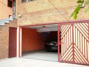 Sobrado com 3 Dorms,sendo 1 suíte e vagas para 6 carros