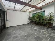 Sobrado com 3 quartos à venda, 220 m² por R$ 775.000...