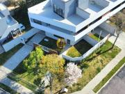 Sobrado com 3 quartos e 3 suítes à venda na Rua São...