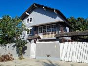 Sobrado com 3 Quartos e 4 banheiros à Venda, 250 m² por...