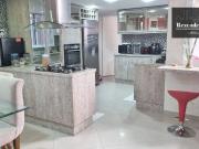 Sobrado com 3 Quartos e 4 banheiros à Venda, 282 m² por...