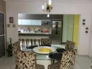 Sobrado com 3 quartos e 4 vagas no Jardim Fernandes