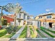 Sobrado com 3 suites, 2 vagas cobertas à Venda no...