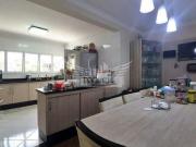 Sobrado com 3 Suítes à Venda, 197m² Campestre, Santo...