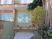 Sobrado com 3 Suítes e 6 Vagas 216m²