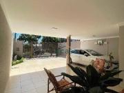 Sobrado com 3 suítes e Piscina 320m2 de área construída