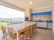 Sobrado com 3 Suítes e Piscina no Condomínio Sete lagos...