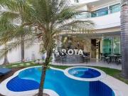 Sobrado com 3 suítes, FOTOVOLTAICA, cinema privativo....