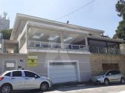 Sobrado com 435 m2, 3 quartos, 7 banheiros e 6 vagas à...