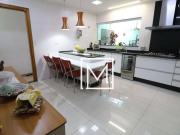 Sobrado com 4 dormitórios à venda, 175 m² por R$...