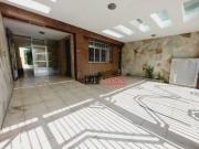 Sobrado com 4 dormitórios à venda, 212 m² por R$...