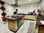 Sobrado com 4 dormitórios à venda, 214 m² por R$...