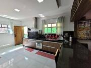 Sobrado com 4 dormitórios à venda, 217 m² por R$...