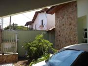 Sobrado com 4 dormitórios à venda, 240 m² por R$...