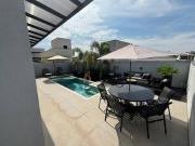 Sobrado com 4 dormitórios à venda, 249 m² por R$...