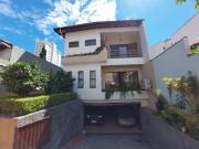 Sobrado com 4 dormitórios à venda, 253 m² por R$...