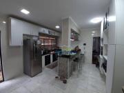 Sobrado com 4 dormitórios à venda, 266 m² por R$...