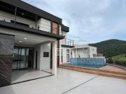 Sobrado com 4 dormitórios à venda, 284 m² por R$...