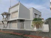 Sobrado com 4 dormitórios à venda, 326 m² por R$...