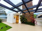 Sobrado com 4 dormitórios à venda, 353 m² por R$...