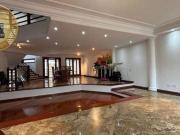 Sobrado com 4 dormitórios à venda, 420 m² por R$...