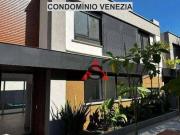 Sobrado com 4 dormitórios à venda, 472 m² por R$...