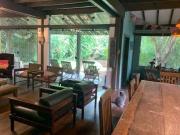 Sobrado com 4 Dormitórios, sendo 2 Suítes à venda, 400...