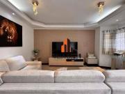 Sobrado com 4 quartos à venda, 241 m² por R$ 810.000...