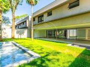 Sobrado com 4 quartos à venda na Chácara Santo Antônio