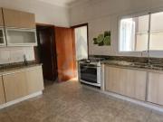 Sobrado com 4 Quartos e 5 banheiros Ã Venda, 311 mÂ² por...