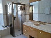 Sobrado com 4 quartos à venda ou para locação em Vila...