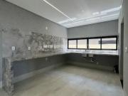 Sobrado com 4 suÃtes Ã venda, 300 mÂ² por R$ 2.900.000...