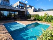 Sobrado com 4 Suítes à venda, 198 m² por R$ 6.000.000...
