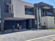 Sobrado com 4 suítes à venda, 272 m² por R$ 1.550.000