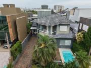 Sobrado com 4 suítes mob/dec, área gourmet + piscina no...