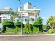 Sobrado com 4 suites no bairro Moinhos de Vento/RS