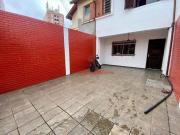 Sobrado com 5 dormitórios à venda, 218 m² por R$...