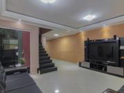 Sobrado com 5 dormitórios à venda, 252 m² por R$...