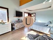 Sobrado com 5 dormitórios, Piscina, Churrasqueira à...