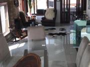 Sobrado com 5 Suítes, 4 Salas e 5 Vagas para Venda –...