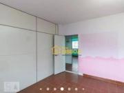Sobrado com 6 dormitórios à venda, 226 m² por R$...